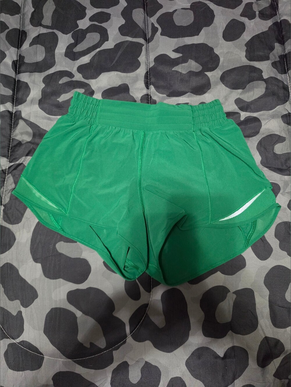 Lululemon Hotty Hot High Rise Lined Shorts 2.5"
